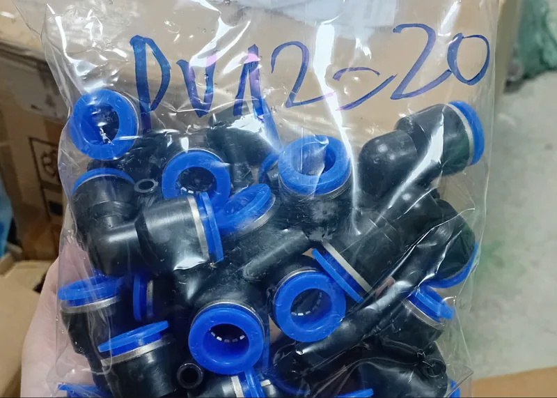 Cút nối góc PV12 (AKS)